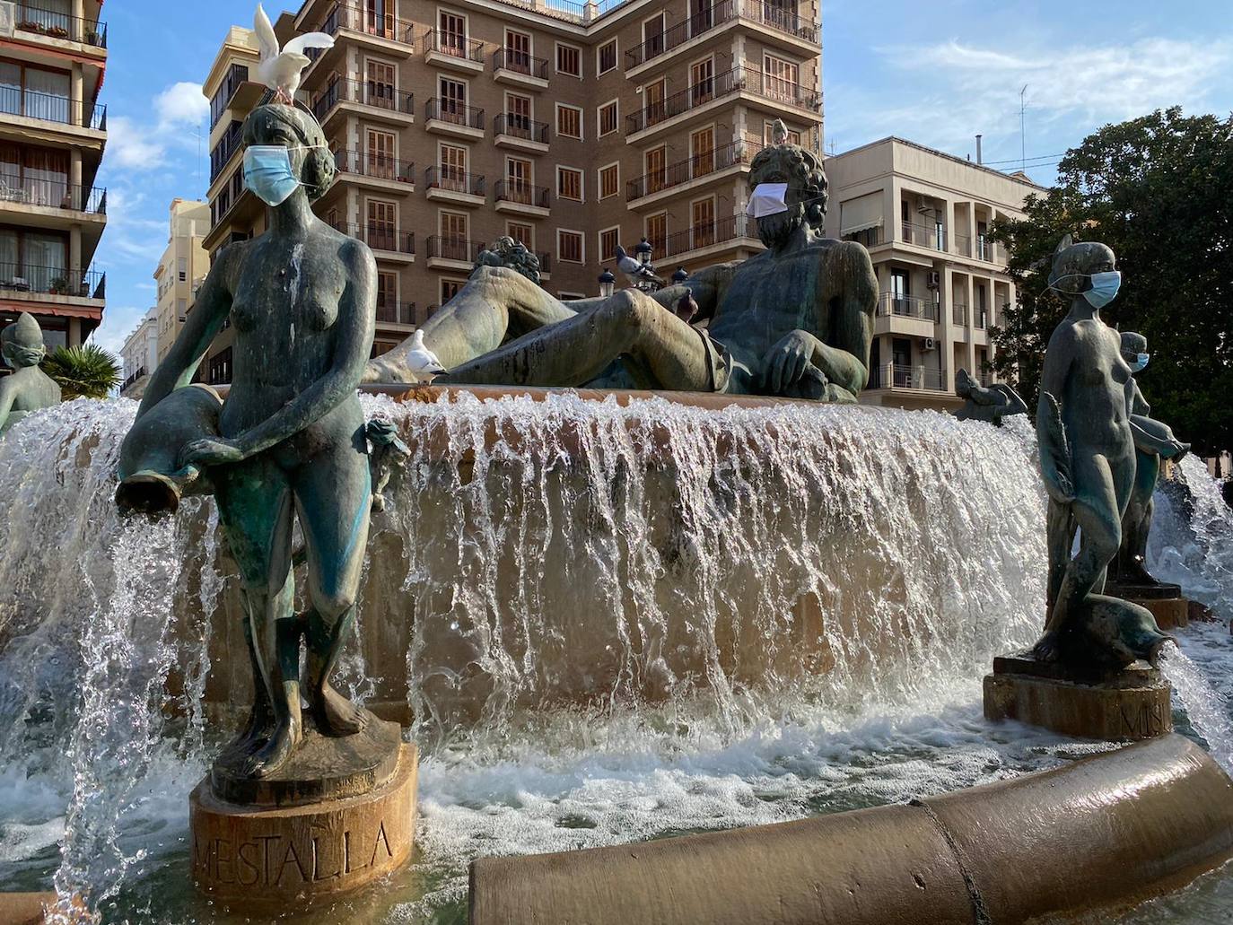 Mascarillas en las fuentes de Valencia