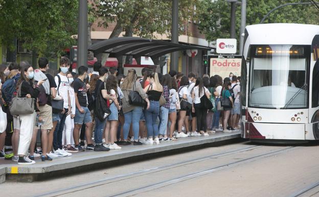 Parada del tranvía en Benimaclet. 