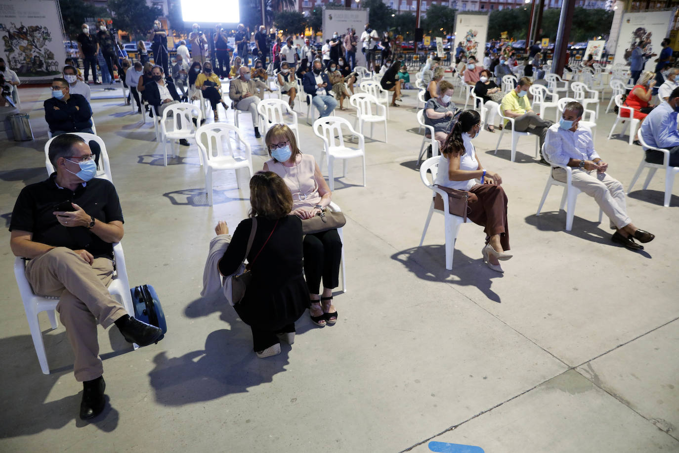 La fiesta de la Federación de Fallas de Especial se celebra en el Tinglado 2 del Puerto de Valencia