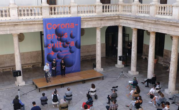 La presentación de la muestra 'Coronacrisis y cultura' ha contado con la presencia de la mayoría de los autores. 