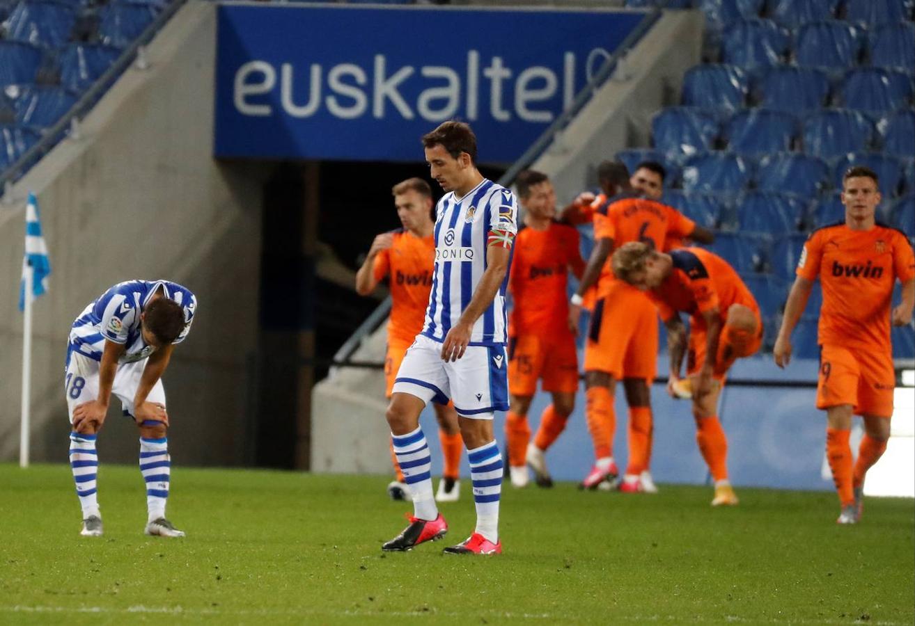 Las mejores imágenes del partido entre la Real Sociedad y el Valencia CF en el Reale Arena