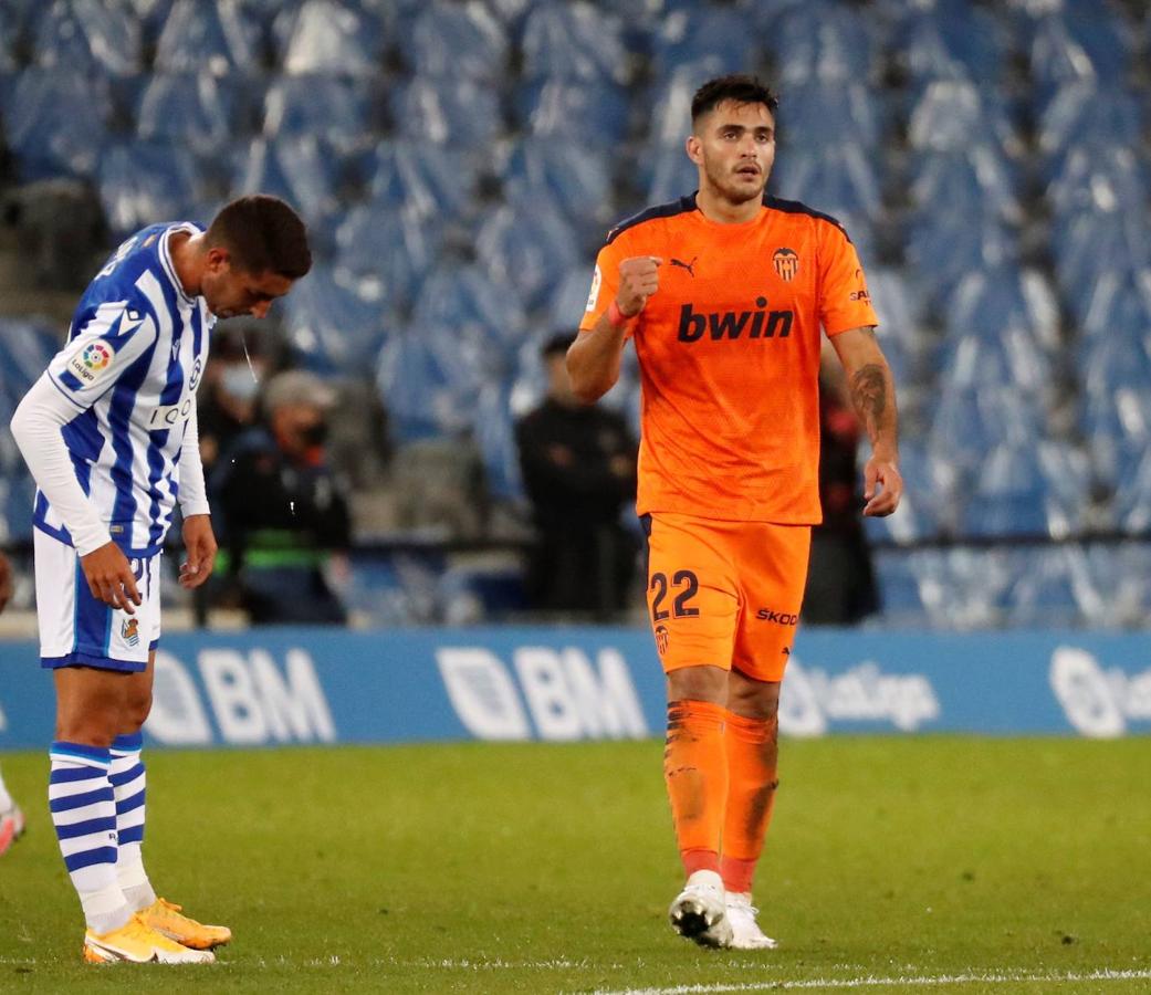 Las mejores imágenes del partido entre la Real Sociedad y el Valencia CF en el Reale Arena