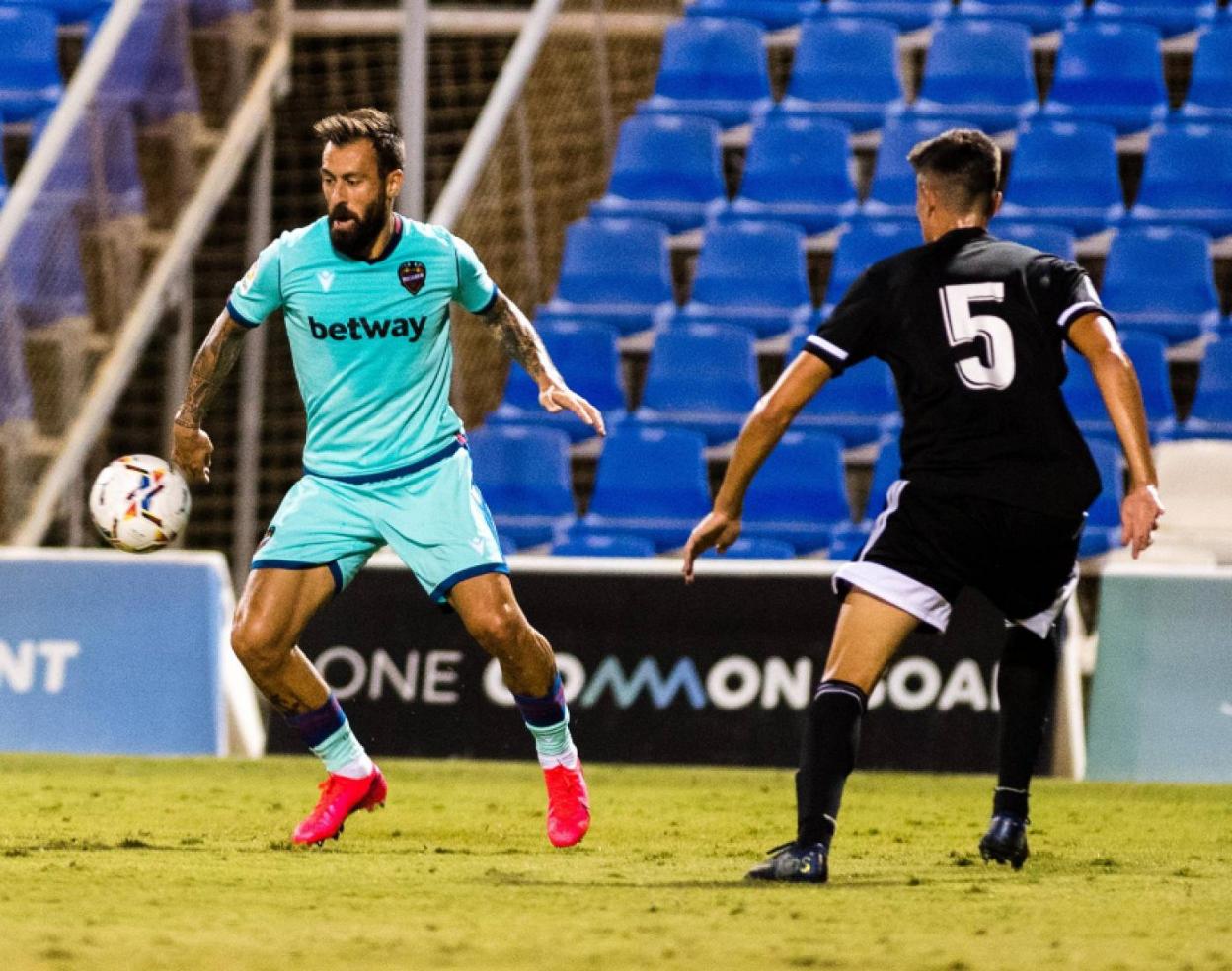 Antonio Luna, durante un partido de pretemporada. levante ud