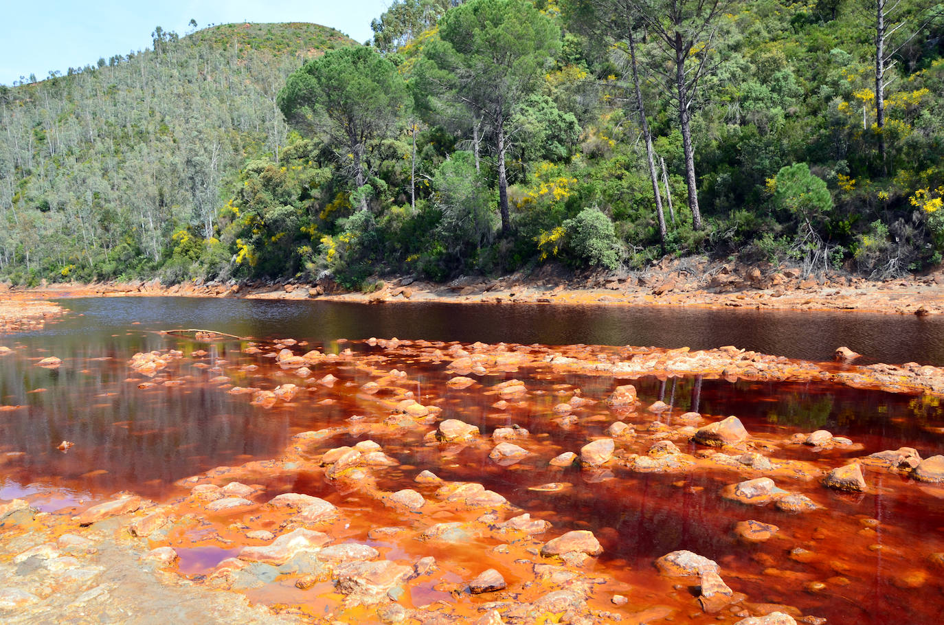 Río Tinto (Huelva) | Su nombre hace honor al color de sus aguas, de una tonalidad rojiza que se debe a la alta concentración de metales pesados y que hace de su cauce uno de los más populares a nivel nacional. 