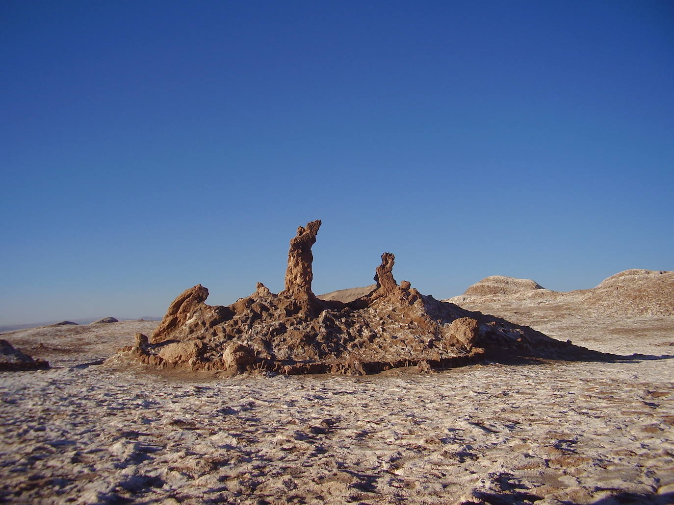 Valle de la Luna (Brasil) | Su suelo parece roto en mil pedazos y le ha valido el título de uno de los rincones más extraños de Brasil. Está repleto de piscinas naturales y el aspecto de sus rocas agrietadas se debe a la erosión de las aguas del río Sao Miguel. 