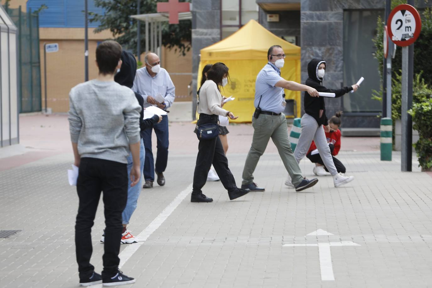 Confinados en la residencia Galileo Galilei y pruebas PCR en la UPV tras detectar 28 positivos de coronavirus. 