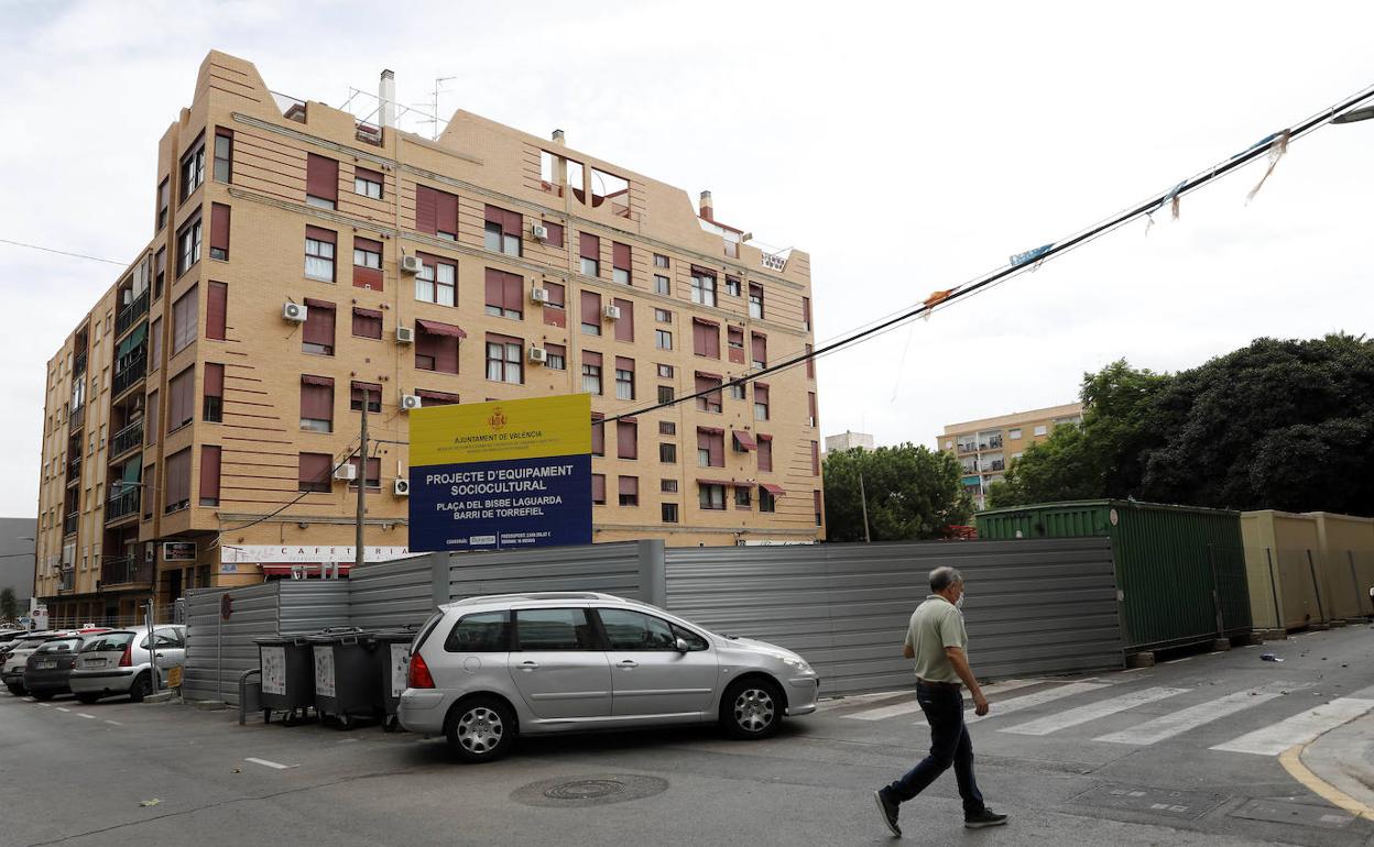 Las obras del futuro centro sociocultural de Torrefiel detenidas. 