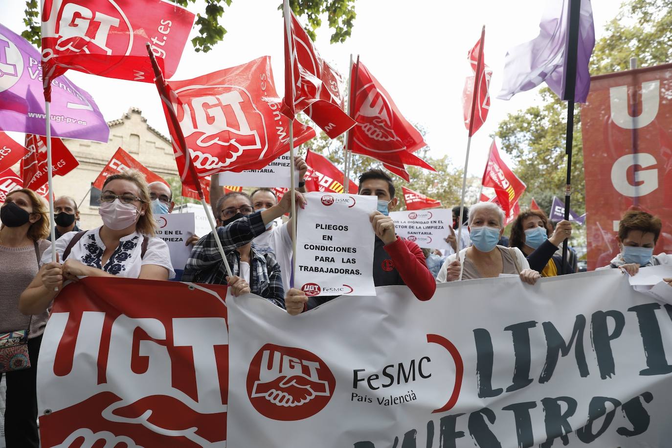 Concentración en Valencia del personal de limpieza de hospitales y centros de salud