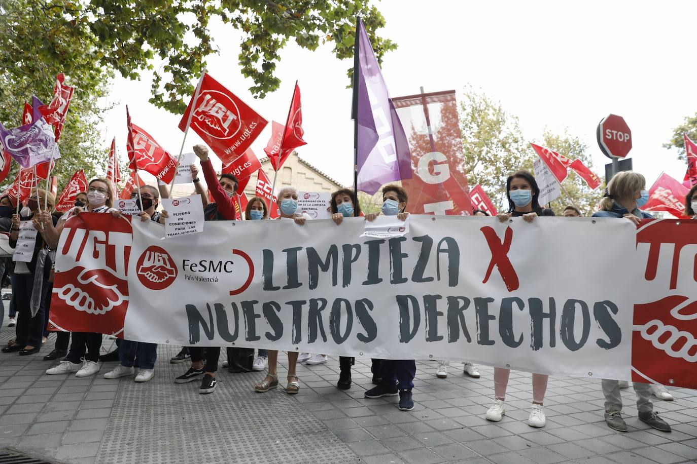 Concentración en Valencia del personal de limpieza de hospitales y centros de salud
