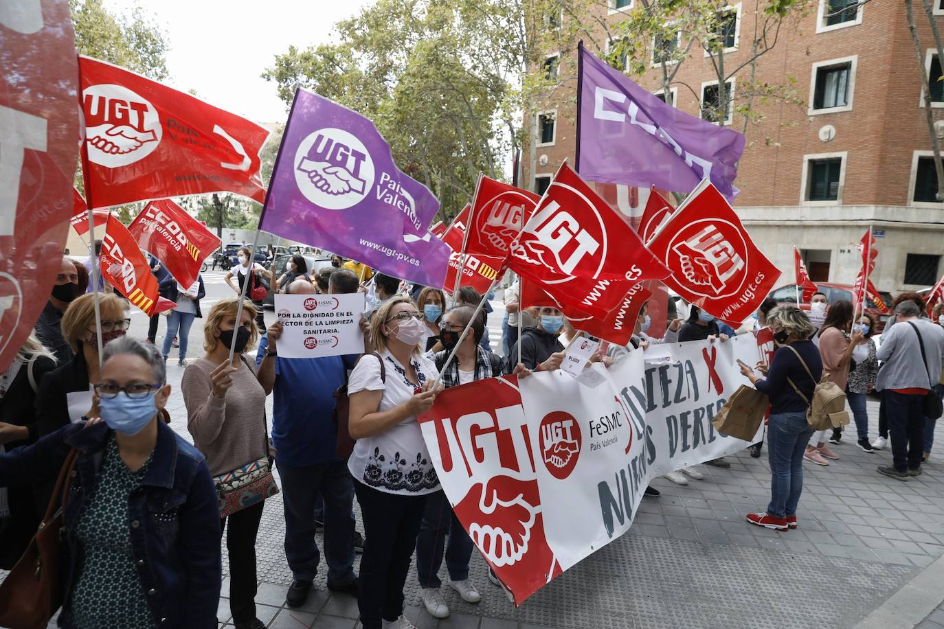 Concentración en Valencia del personal de limpieza de hospitales y centros de salud