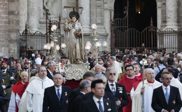 MIRACLES DE SANT VICENT. Son representaciones teatrales escenificadas por un grupo de niños en Valencia, y se celebran el segundo lunes de Pascua.