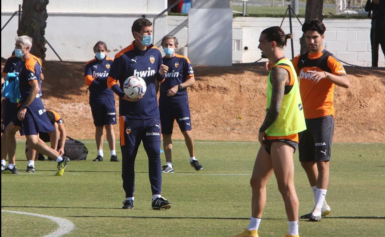 Javi Gracia durante un entrenamiento. 