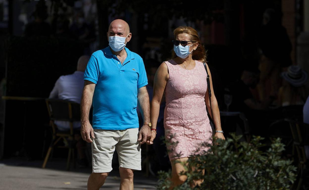 Los expertos piden trasladar actividades al aire libre ante el riesgo de contagio por aerosoles