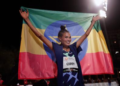 Imagen secundaria 1 - Doble récord mundial en Valencia: Cheptegei y Gidei baten las plusmarcas de 10.000 y 5.000