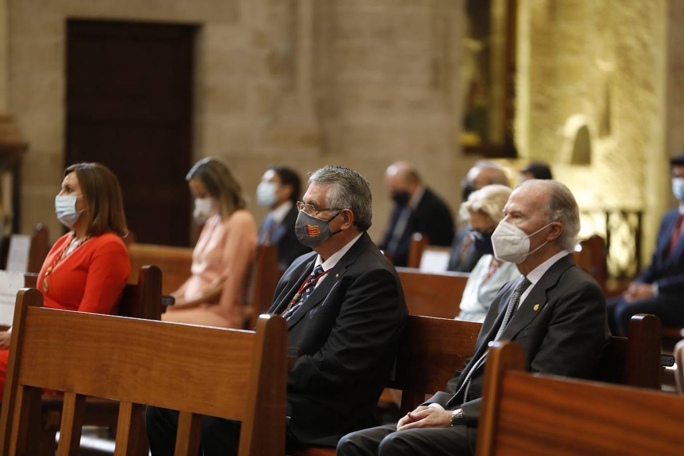 La celebración del 'Te Deum' apartada del programa oficial de actos del Ayuntamiento llena la Catedral de Valencia cumpliendo con las medidas sanitarias