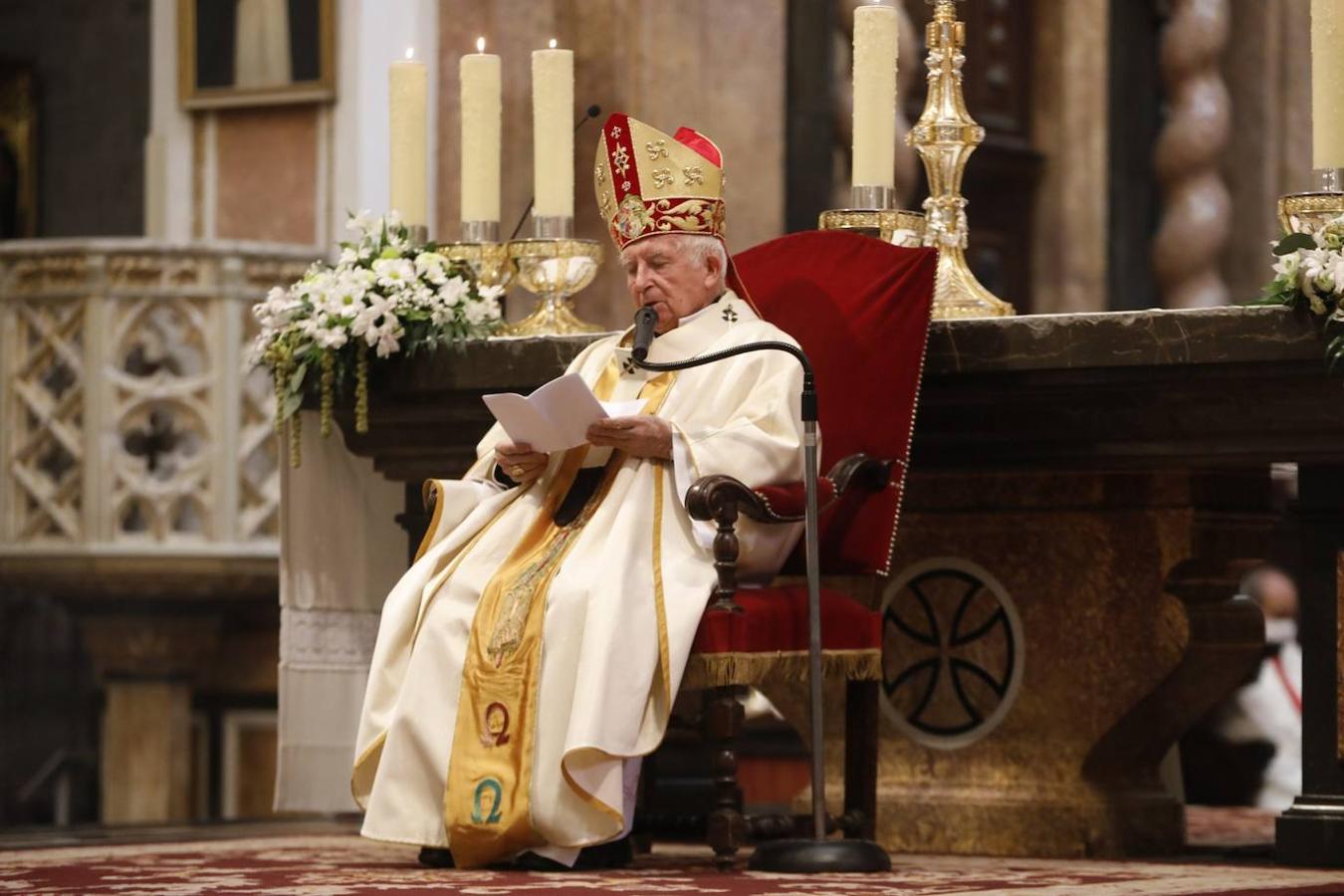 La celebración del 'Te Deum' apartada del programa oficial de actos del Ayuntamiento llena la Catedral de Valencia cumpliendo con las medidas sanitarias