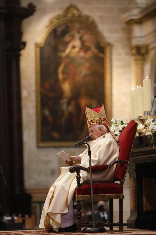 La celebración del 'Te Deum' apartada del programa oficial de actos del Ayuntamiento llena la Catedral de Valencia cumpliendo con las medidas sanitarias