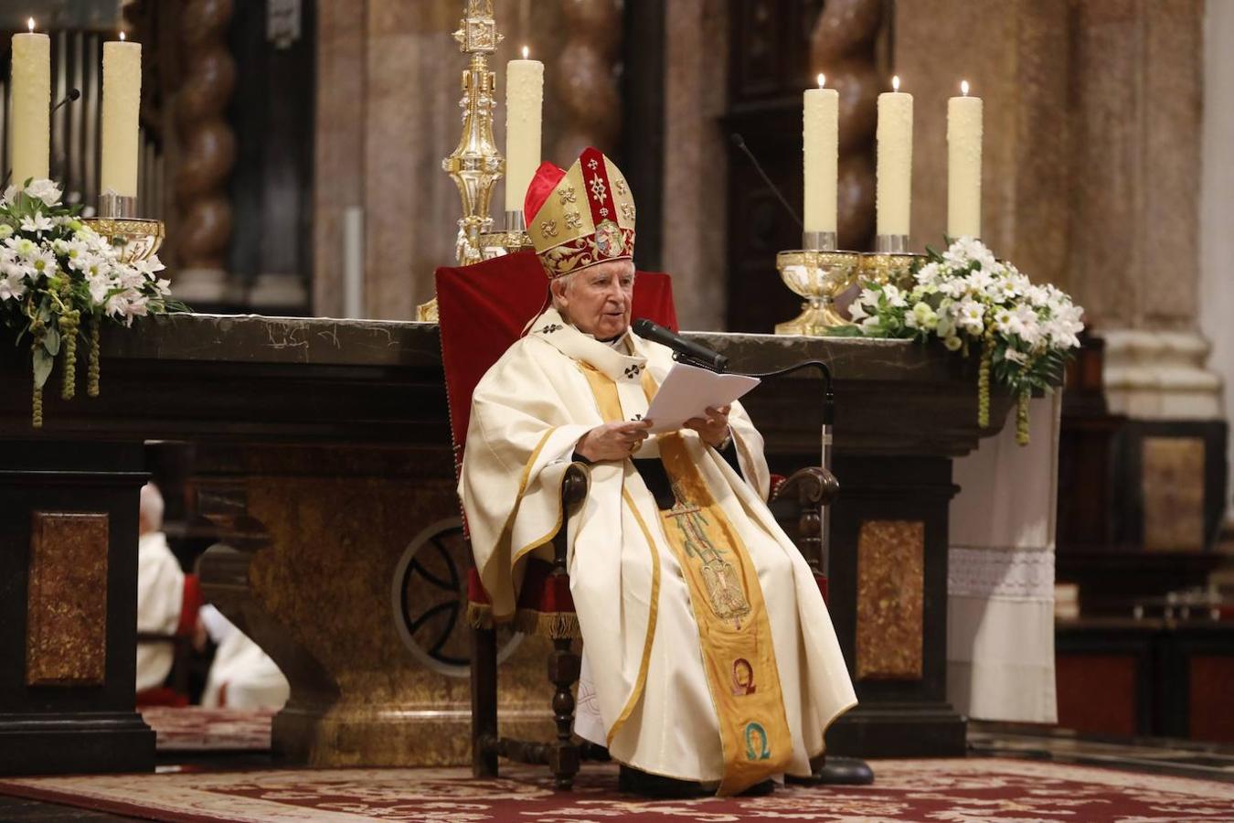 La celebración del 'Te Deum' apartada del programa oficial de actos del Ayuntamiento llena la Catedral de Valencia cumpliendo con las medidas sanitarias