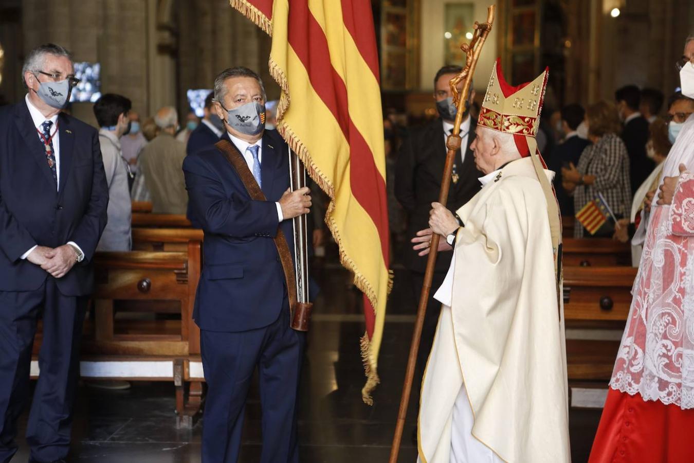 La celebración del 'Te Deum' apartada del programa oficial de actos del Ayuntamiento llena la Catedral de Valencia cumpliendo con las medidas sanitarias