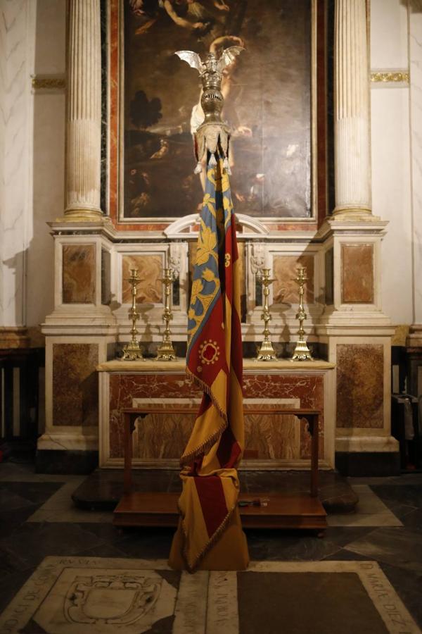 La celebración del 'Te Deum' apartada del programa oficial de actos del Ayuntamiento llena la Catedral de Valencia cumpliendo con las medidas sanitarias