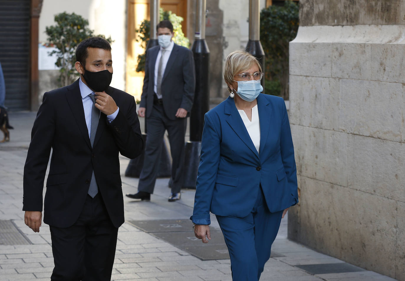 En un año marcado por la pandemia, la celebración del día grande de la Comunitat no podía tener otros protagonistas que los colectivos que han ayudado a luchar contra el coronavirus. El Palau de la Generalitat acoge el acto institucional de entrega de las Distinciones de la Generalitat con motivo del 9 d'Octubre