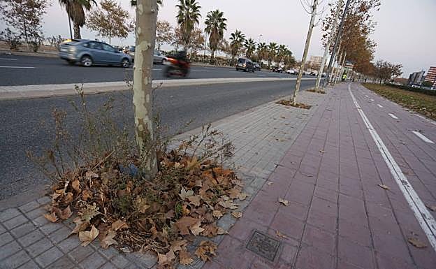 Tres heridos en un accidente de tráfico entre dos coches en la Ronda Norte de Valencia