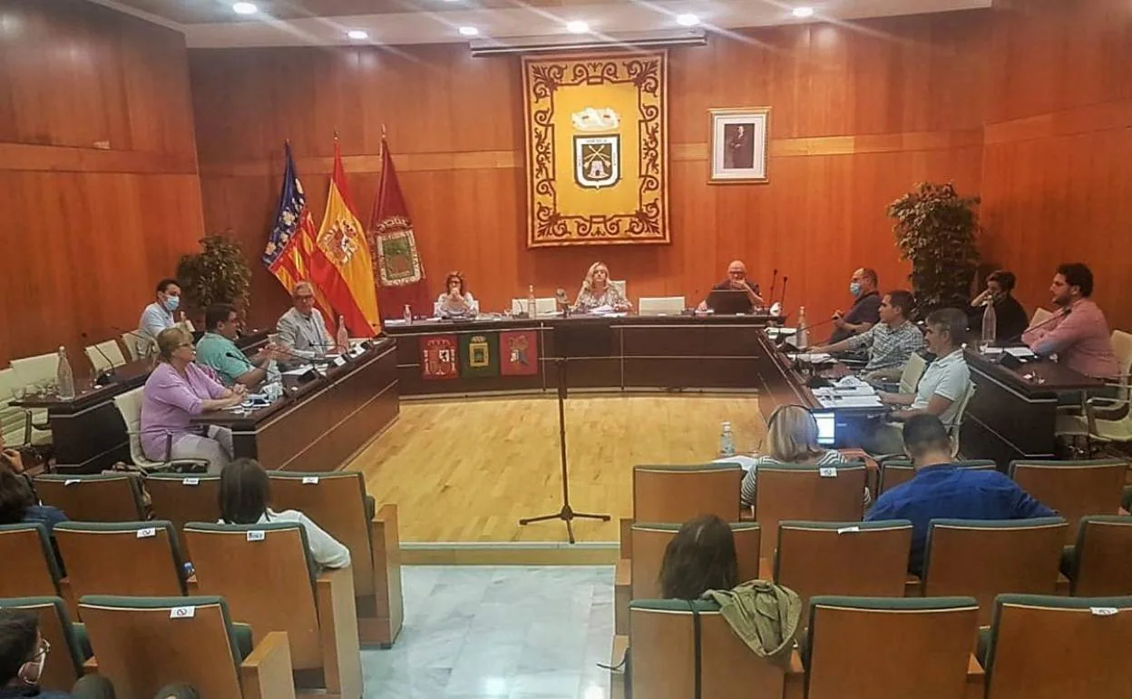 Imagen de la sesión plenaria en el Ayuntamiento de Calp.