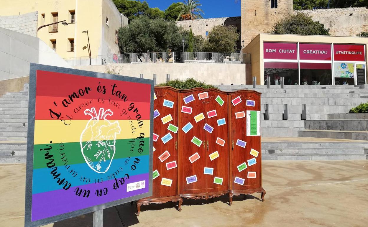 El armario de la nueva campaña impulsada por el Ayuntamiento de Dénia.