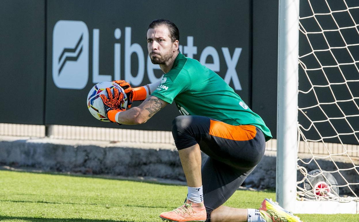 Jaume Doménech, durante un entrenamiento en Paterna.