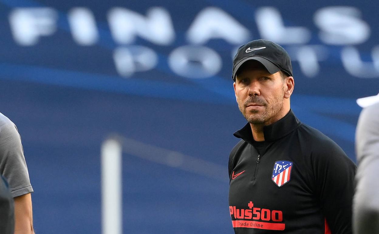 Simeone, entrenador del Atlético niega haber hablado con Kondgobia. 