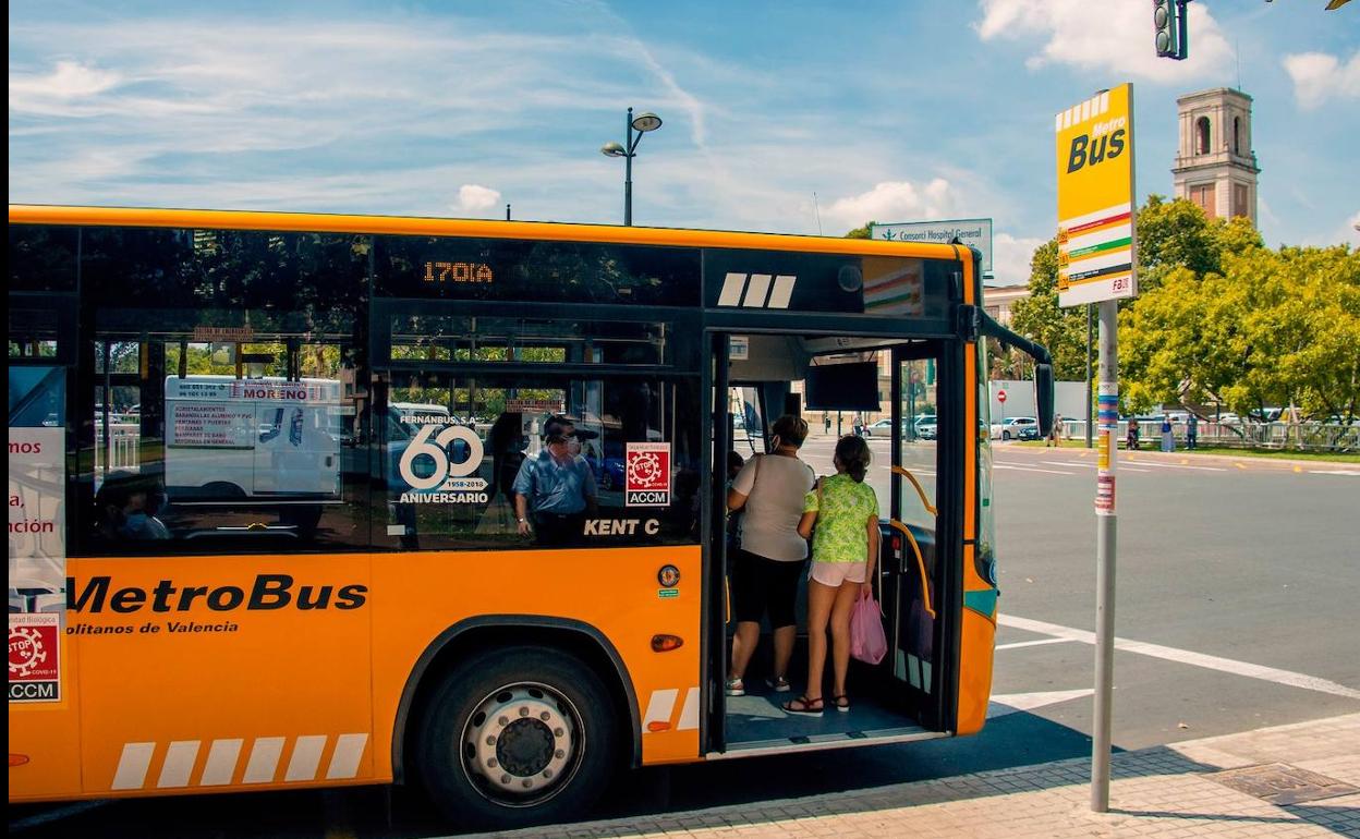 Baja el precio de MetroBus con la puesta en marcha del Bono 10