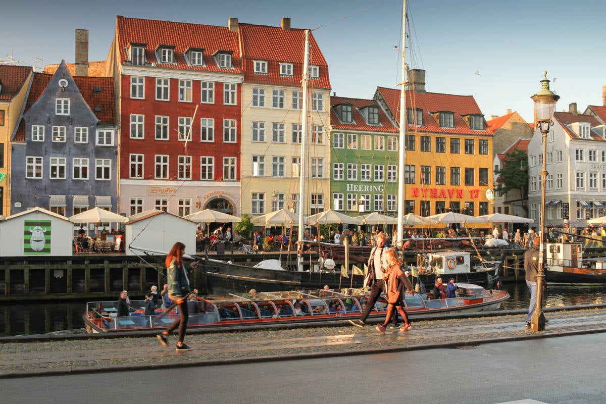 5.- Nyhavn (Copenhague, Dinamarca) | Entre las coloridas fachadas que se alinean frente al muelle destaca la del escritor Hans Christian Andersen (1805-1875).