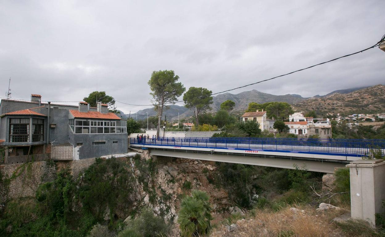 Nuevo puente de acceso a Montepino. 