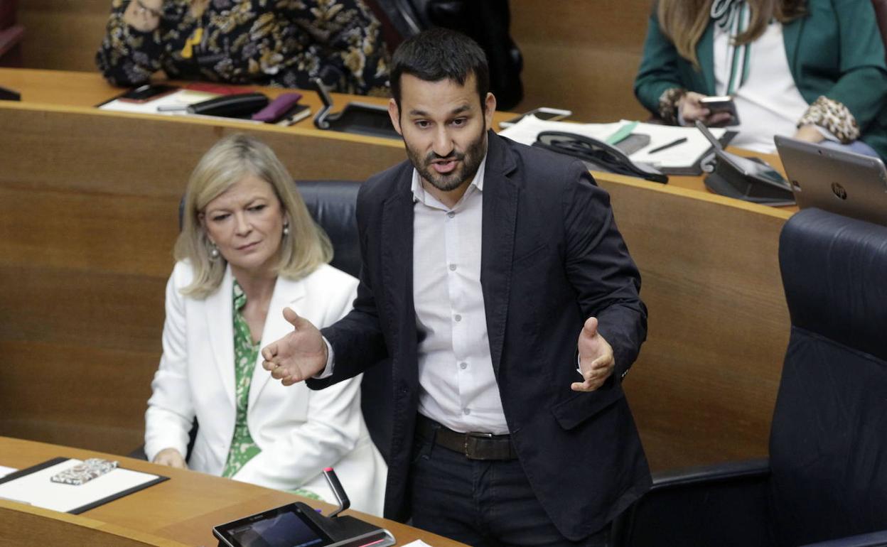 Vicent Marzà durante una sesión de control en Les Corts