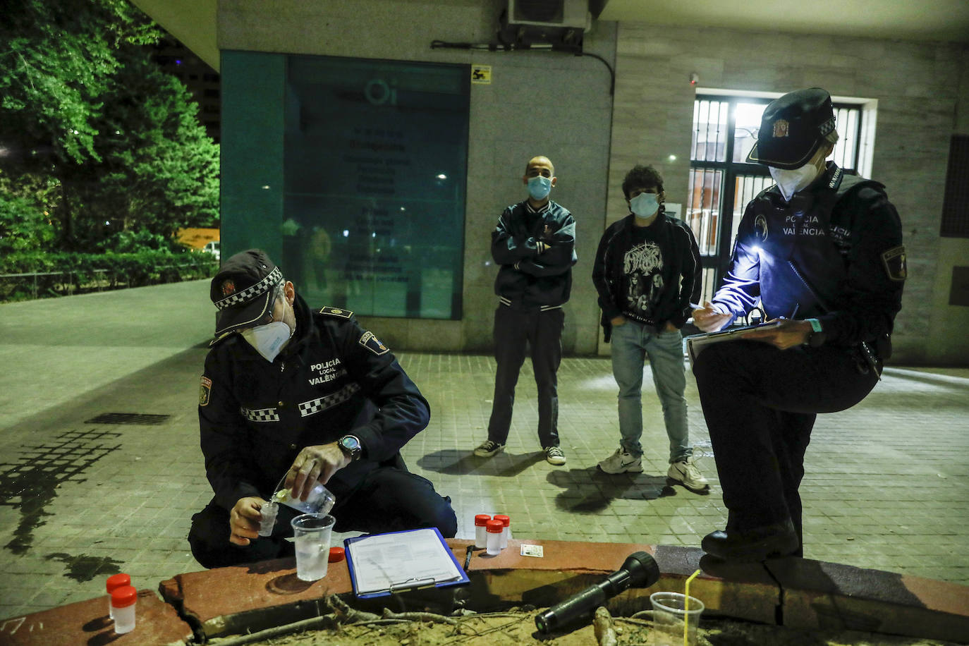 Fotos: Botellón en Valencia días antes de decretarse el toque de queda