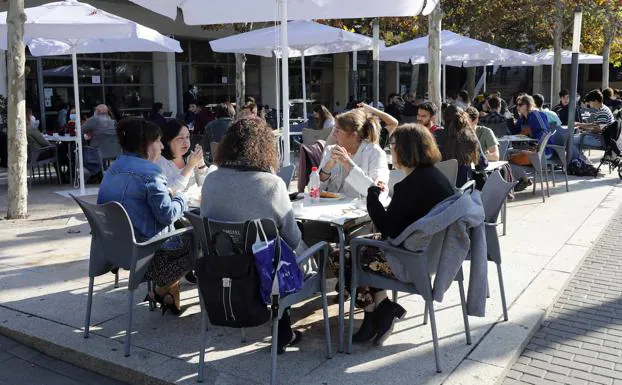 El Consell prohíbe las reuniones sociales de amigos o familiares de más de seis personas en la Comunitat Valenciana