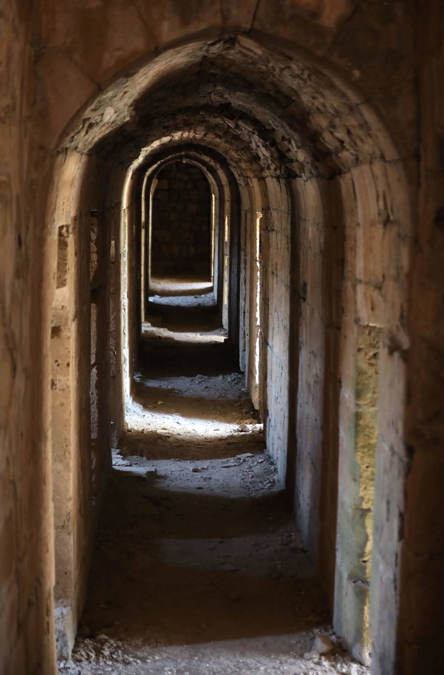Los caballeros construyeron esta imponente fortaleza, la mayor de Tierra Santa, que resistió al menos doce asaltos por parte de los musulmanes. 