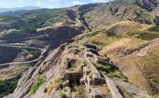 Vista de las ruinas del castillo de Gazorjan, el enclave principal de la llamada Secta de los Asesinos