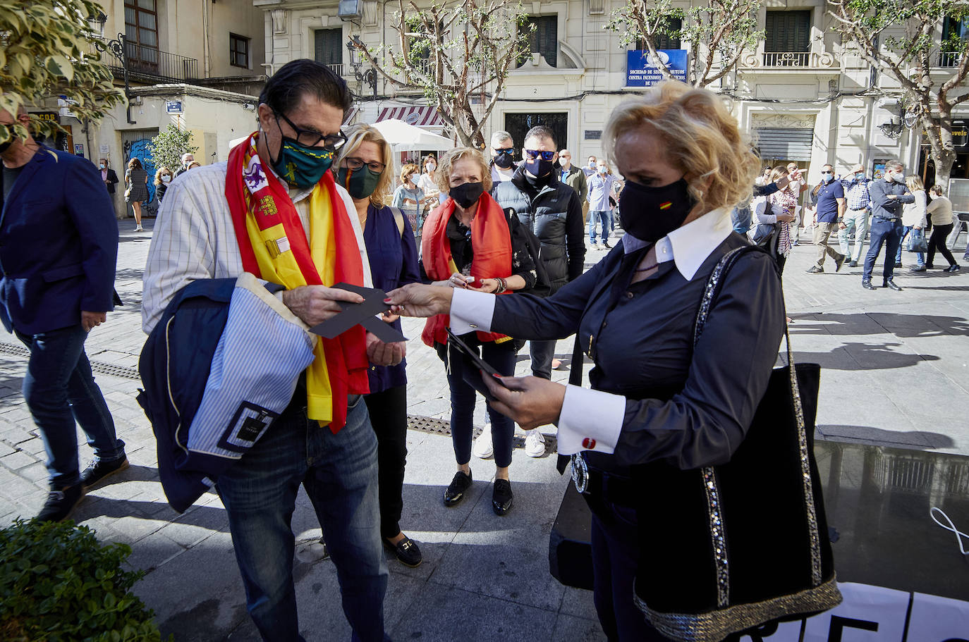 Fotos: Homenaje en Valencia a las víctimas del coronavirus