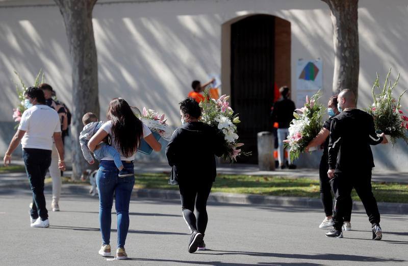 Fotos: Fotos del día de Todos los Santos en los cementerios de Valencia