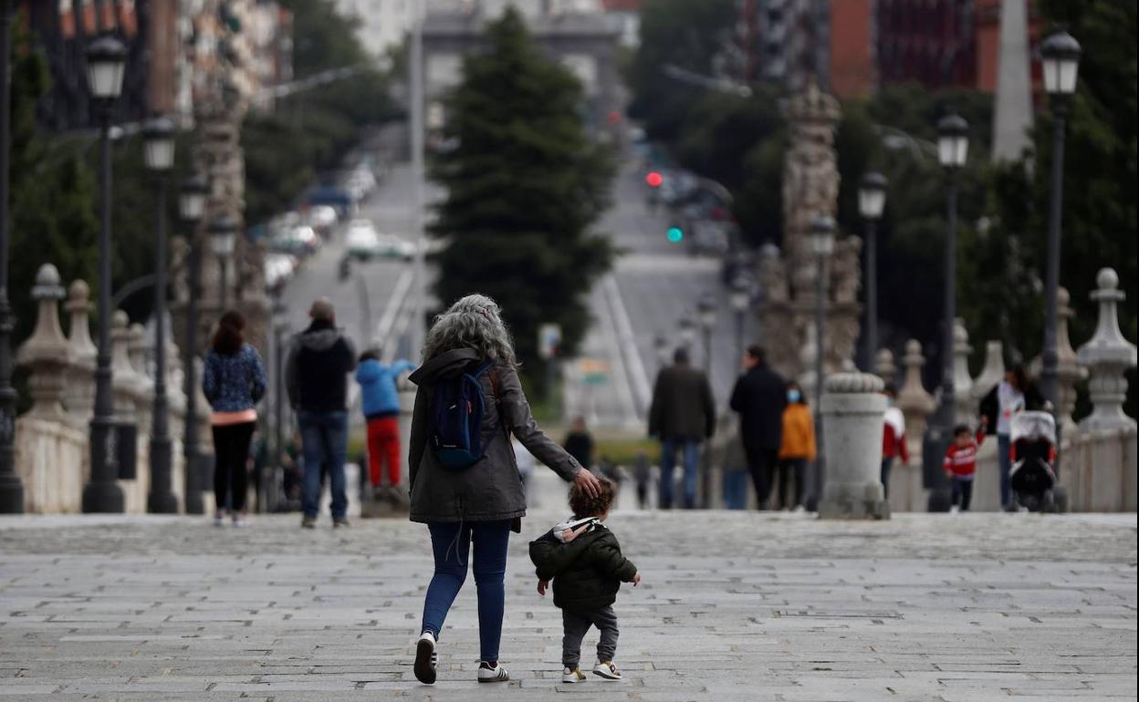 Las familias se han visto afectadas por los confinamientos. 