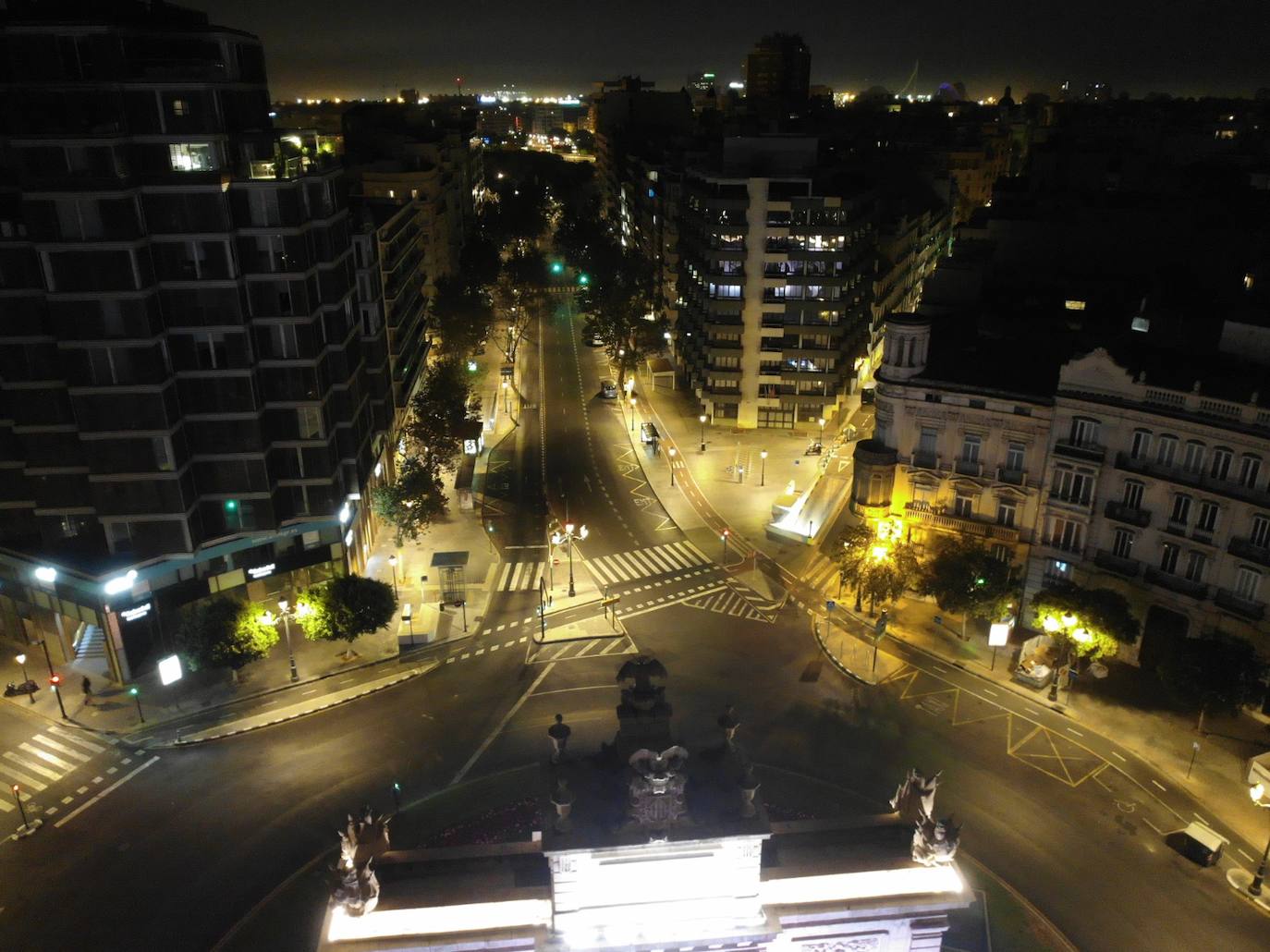 La Policía pone 89 multas por saltarse el toque de queda y disuelve 17 reuniones ilegales la noche de Halloween en Valencia