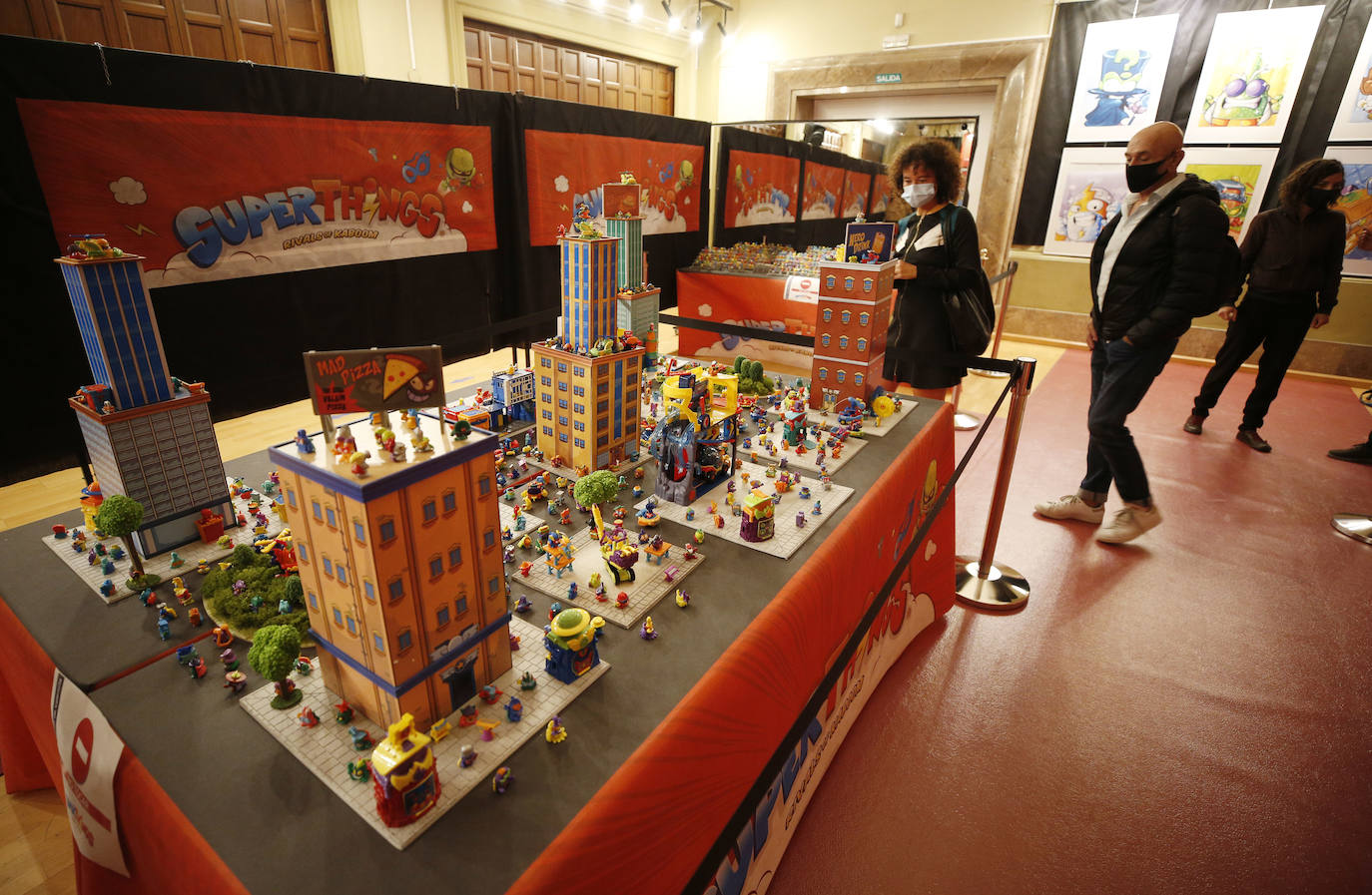 El Ateneo Mercantil de Valencia reúne más de 1.100 SuperThings en la primera exposición que se celebra en el mundo sobre este juguete. Organizada por el Festival Internacional de Cine Infantil de Valencia, permanecerá abierta hasta el 3 de enero. Su recorrido se realiza en grupos de un máximo de 20 personas en un horario de visita de: hasta el 7 de diciembre los viernes de 17.00 a 21.00 horas y sábados, domingos y festivos de 10.00 a 21.00. 