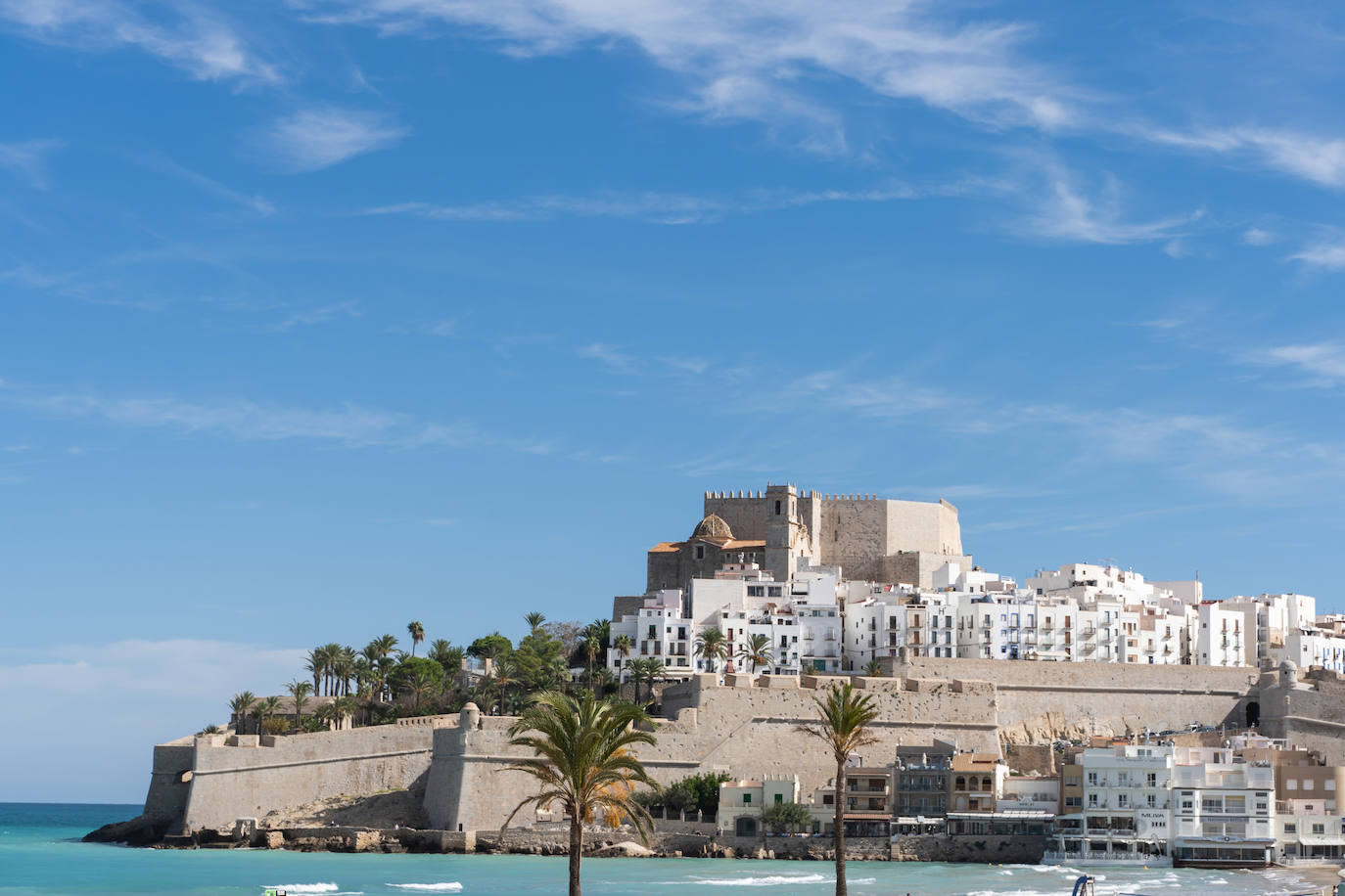 Castillo de Peñíscola (España). Construido por los templarios sobre los restos de la antigua alcazaba árabe, el castillo fue levantado con muros de piedra labrada. La mayoría de las dependencias se cubren con bóvedas de cañón. 