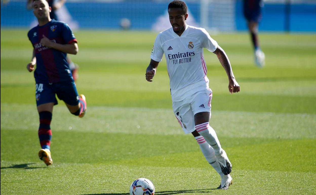 Militao, en la goleada frente al Huesca del sábado. 