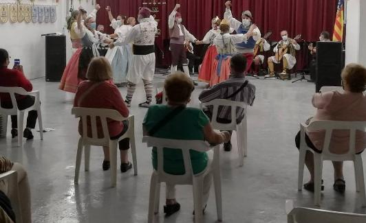 Muestra de baile en Duque de Gaeta antes de la limitación. 