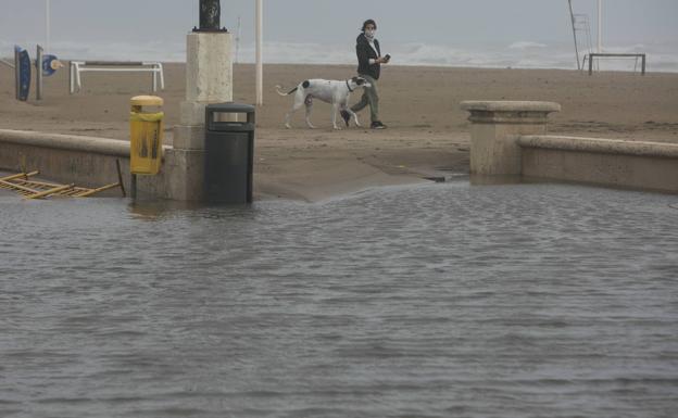 Galería. Una DANA con fuertes lluvias y tormentas llega a la Comunitat