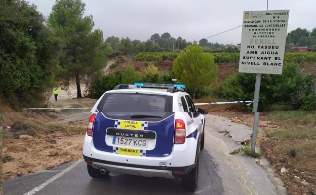 Galería. Uno de los pasos cerrados en Torrent. 