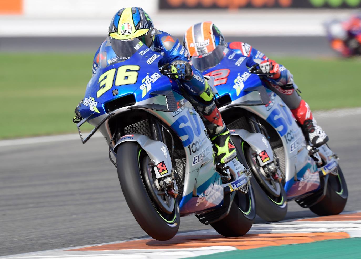 El Circuit Ricardo Tormo de Cheste acoge las carreras del Mundial un año más. Moto3, Moto2 y MotoGP, tres campeonatos que siguen muy vivos en la recta final de la temporada