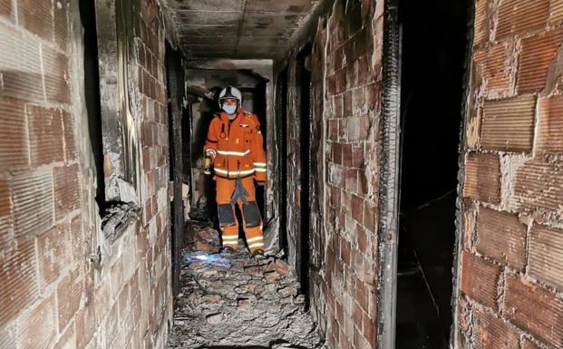 Incendio de una vivienda en Puerto de Sagunto. 